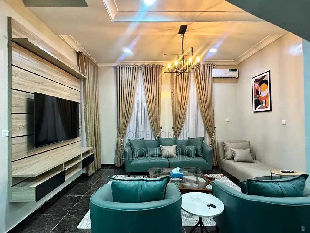 5 Bedroom Duplex With Bq