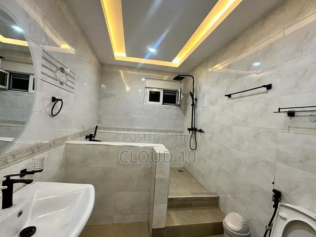 5 Bedroom Duplex With Bq
