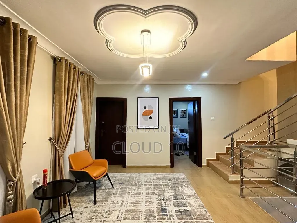 5 Bedroom Duplex With Bq