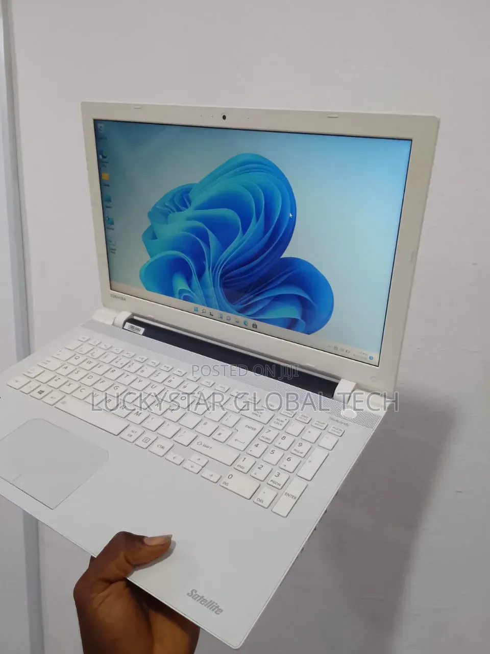Laptop Toshiba 8GB Intel Pentium HDD 320GB