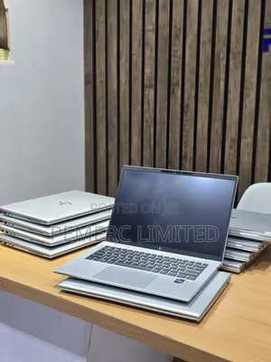 Laptop HP EliteBook 840 G10 16GB Intel Core i7 SSD 512GB