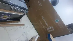Hisense 100" Q7Q QLED Smart Television - Theater Experience