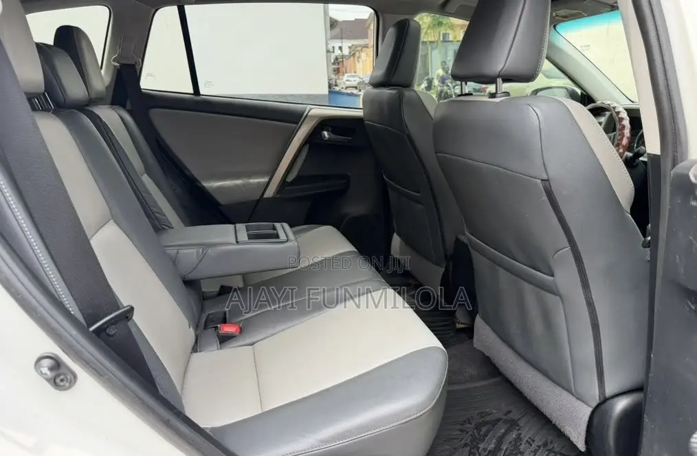 Toyota RAV4 2015 White