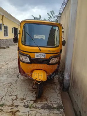 TVS King Cargo 2022 Brown