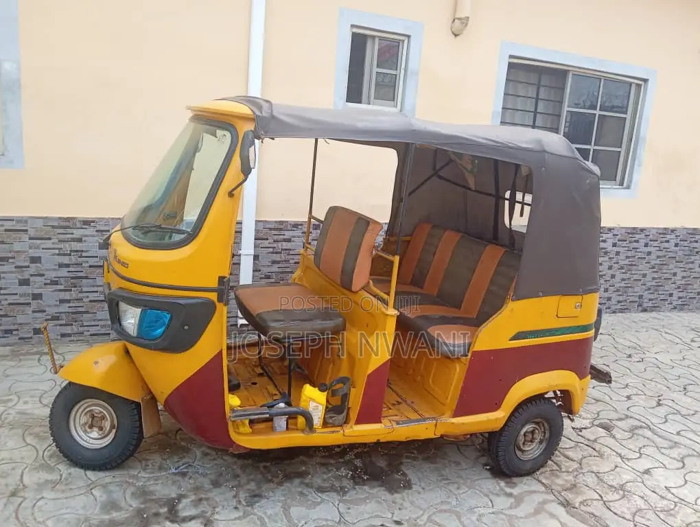 TVS King Cargo 2022 Brown