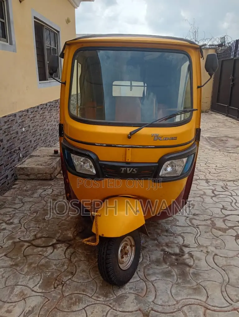 TVS King Cargo 2022 Brown