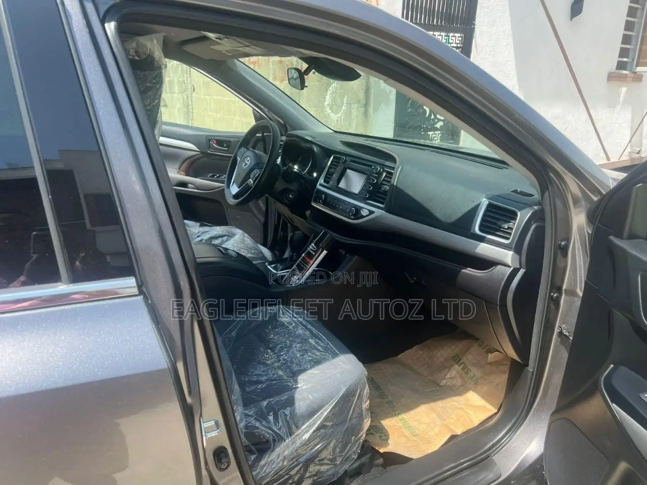 Toyota Highlander LE 2019 Gray