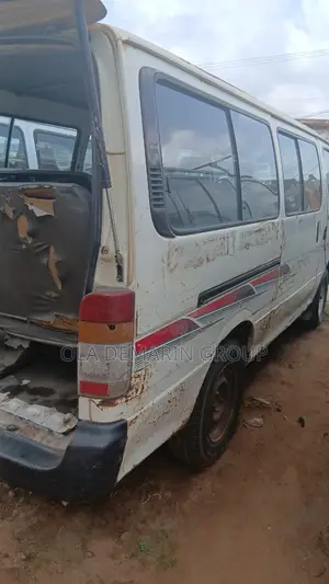 Toyota HiAce 1998 White