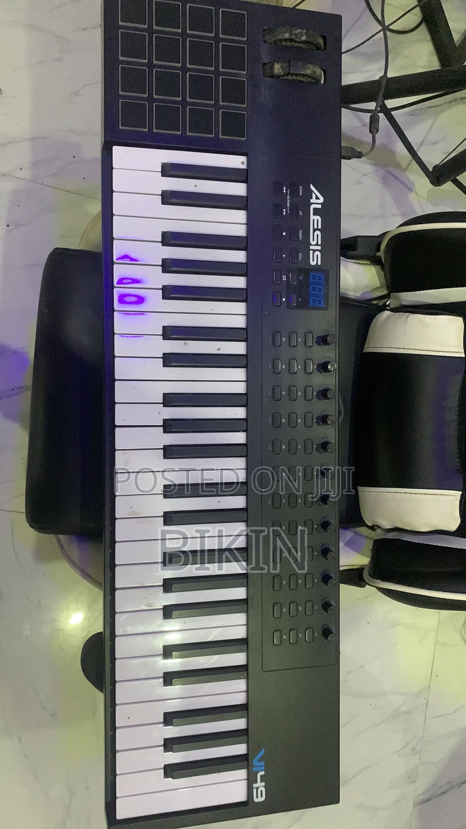 Alesis VI49