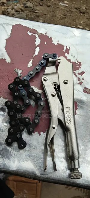 Gripping Chain Plier