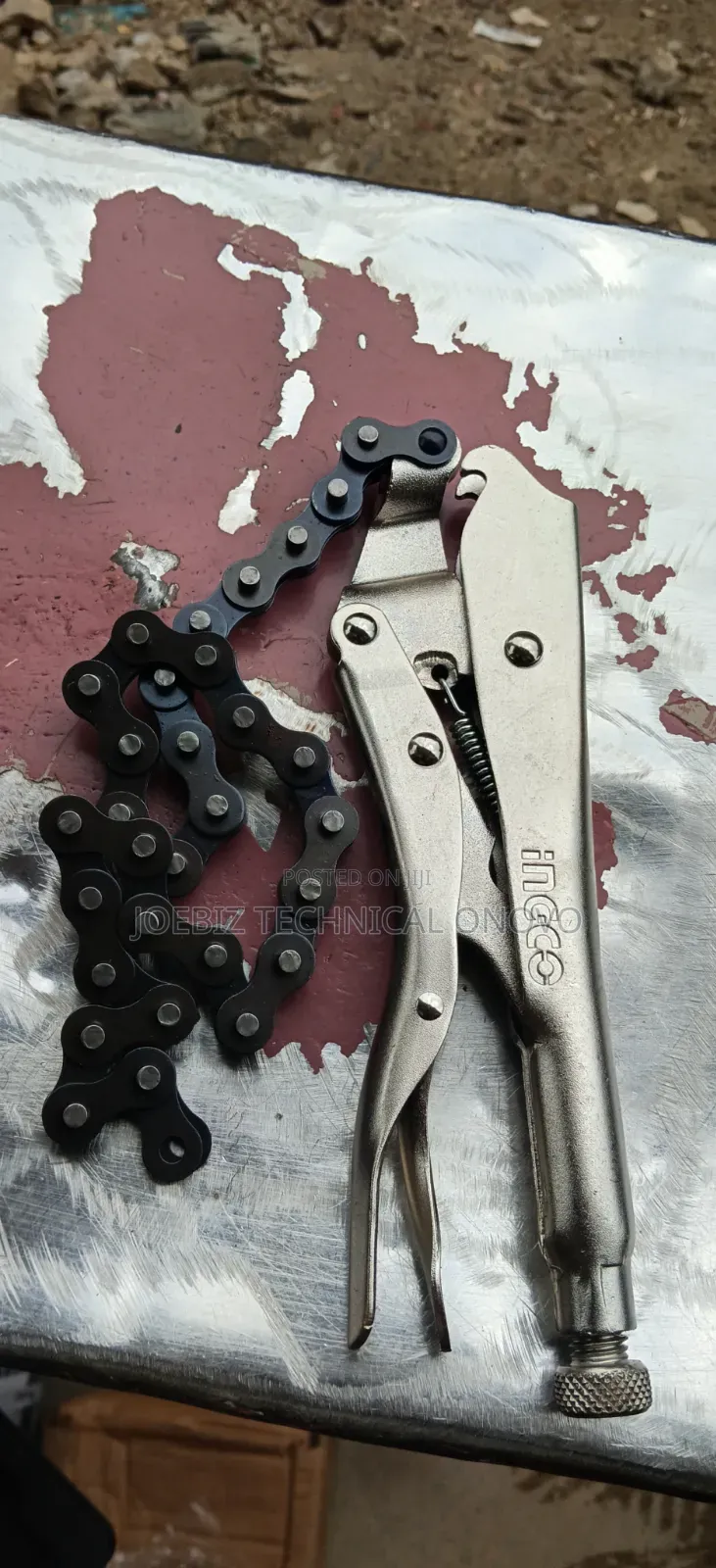Gripping Chain Plier