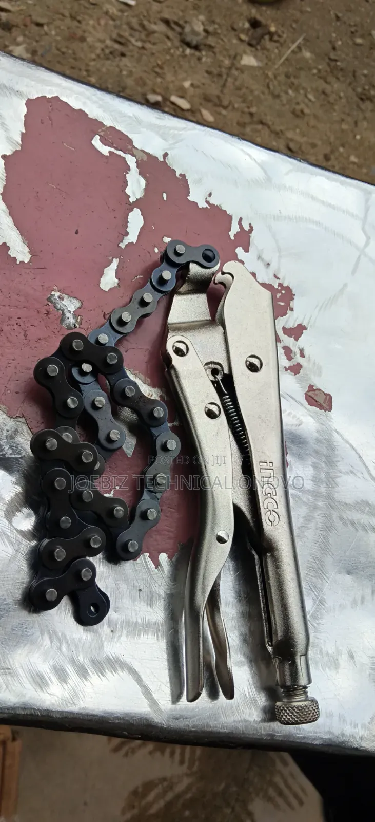 Gripping Chain Plier