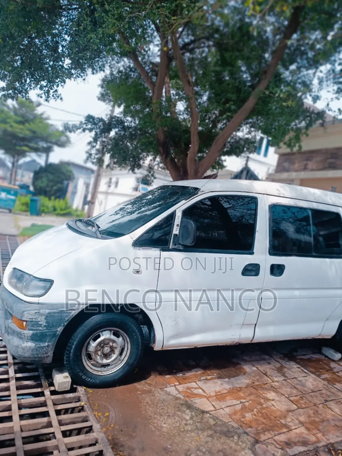 Mitsubishi Fuso Rosa 2007 White