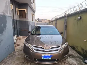 Toyota Venza V6 2009 Gold