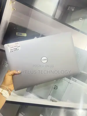 Laptop Dell Precision 15 5540 16GB Intel Xeon SSD 512GB