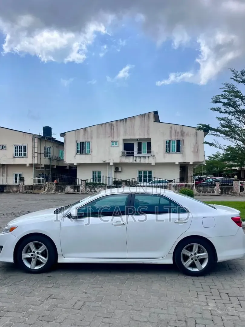 Toyota Camry 2015 White