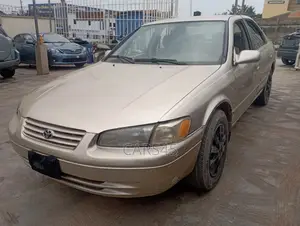 Toyota Camry 1997 Gold