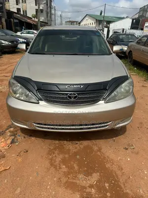 Toyota Camry 2.4 XLE 2005 Gold