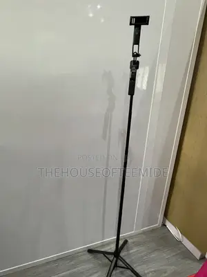 C17 Ai Face Tracking Quadrapod