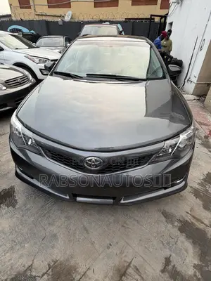 Toyota Camry LE 4dr Sedan (2.5L 4cyl 6A) 2012 Gray