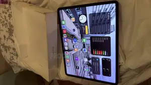 Apple iPad Pro (2022) 512 GB Gray