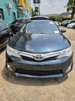 Toyota Camry XLE 4dr Sedan (2.5L 4cyl 6A) 2014 Gray
