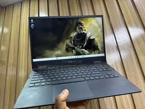 Laptop HP Omen 15 16GB AMD Ryzen 7 SSD 1T