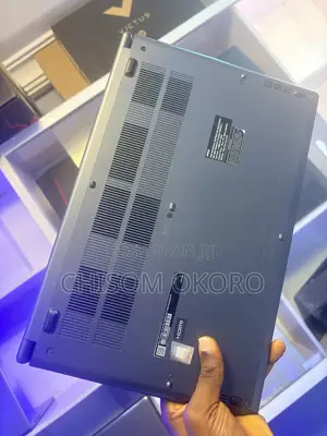 Laptop MSI Prestige 16 AI Studio 8GB Intel Core i7 SSD 256GB