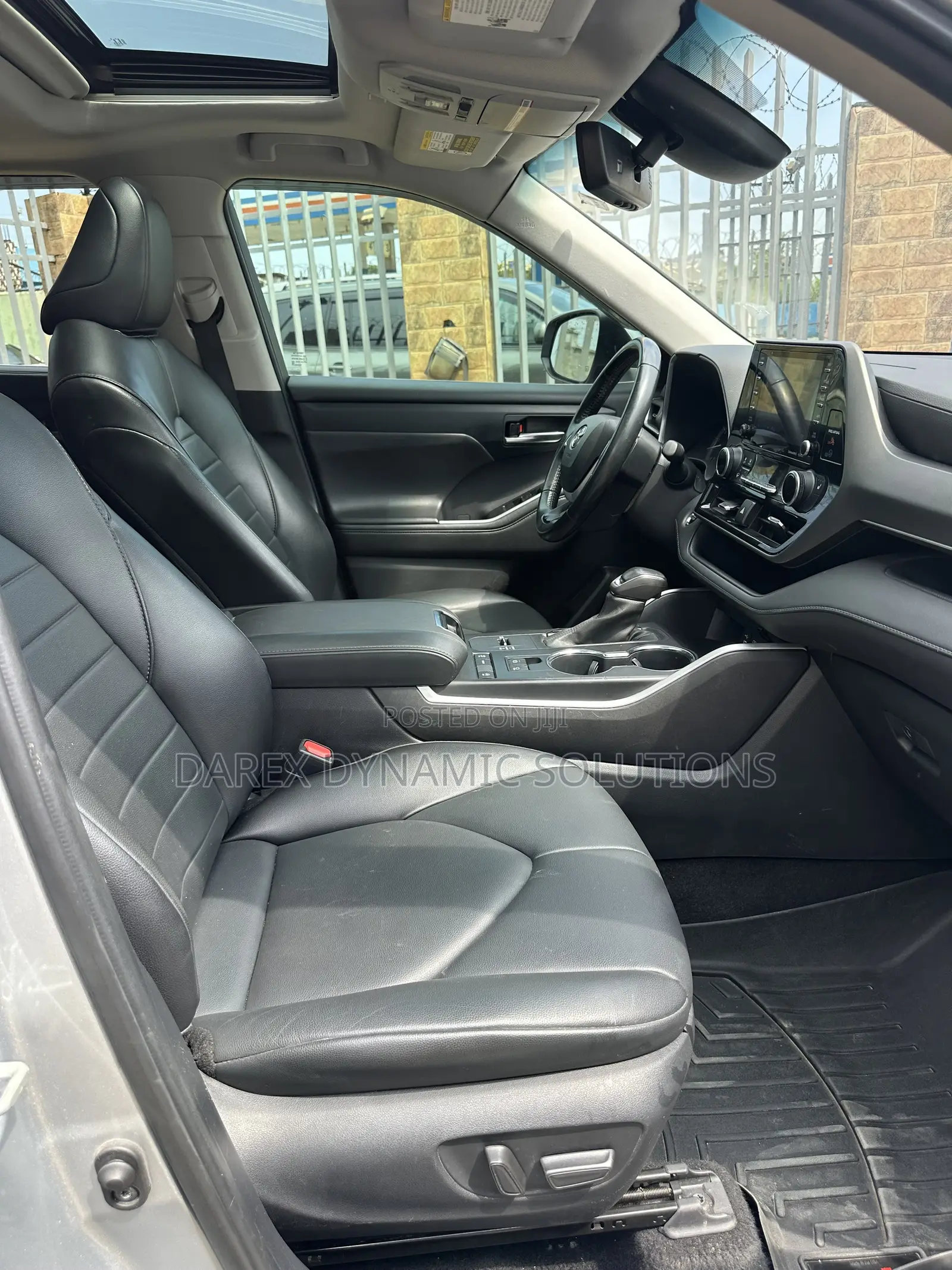 Toyota Highlander XLE 2022 Silver