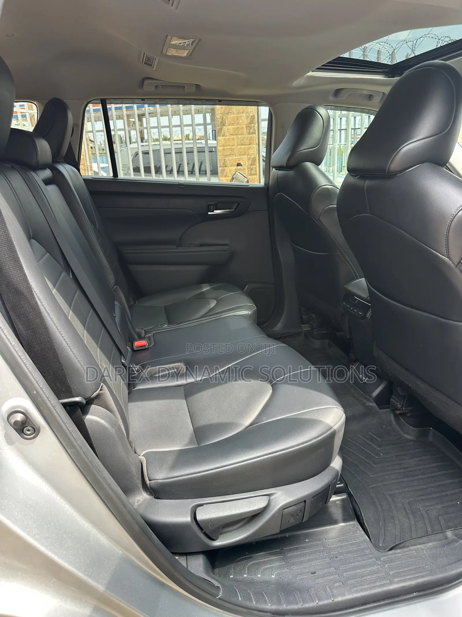 Toyota Highlander XLE 2022 Silver