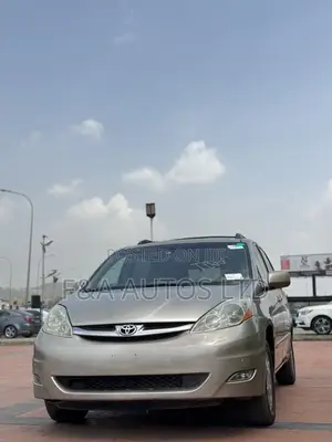 Toyota Sienna XLE Limited FWD 2006 Gold