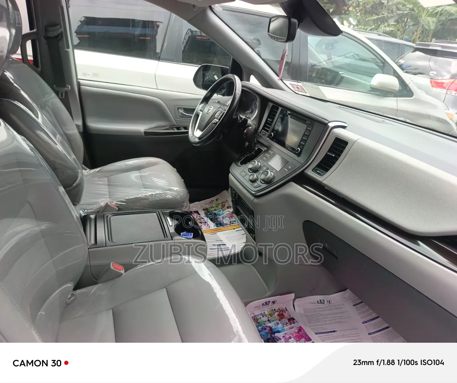 Toyota Sienna 2019 Silver