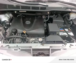 Toyota Sienna 2019 Silver