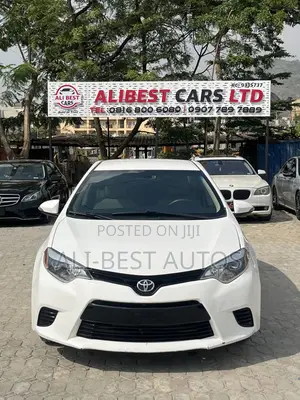 Toyota Corolla LE 4dr Sedan (1.8L 4cyl CVT) 2015 White