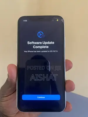 Apple iPhone XR 64 GB White