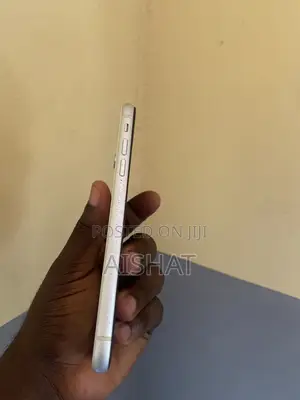 Apple iPhone XR 64 GB White
