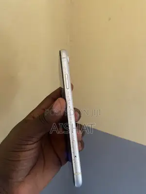 Apple iPhone XR 64 GB White