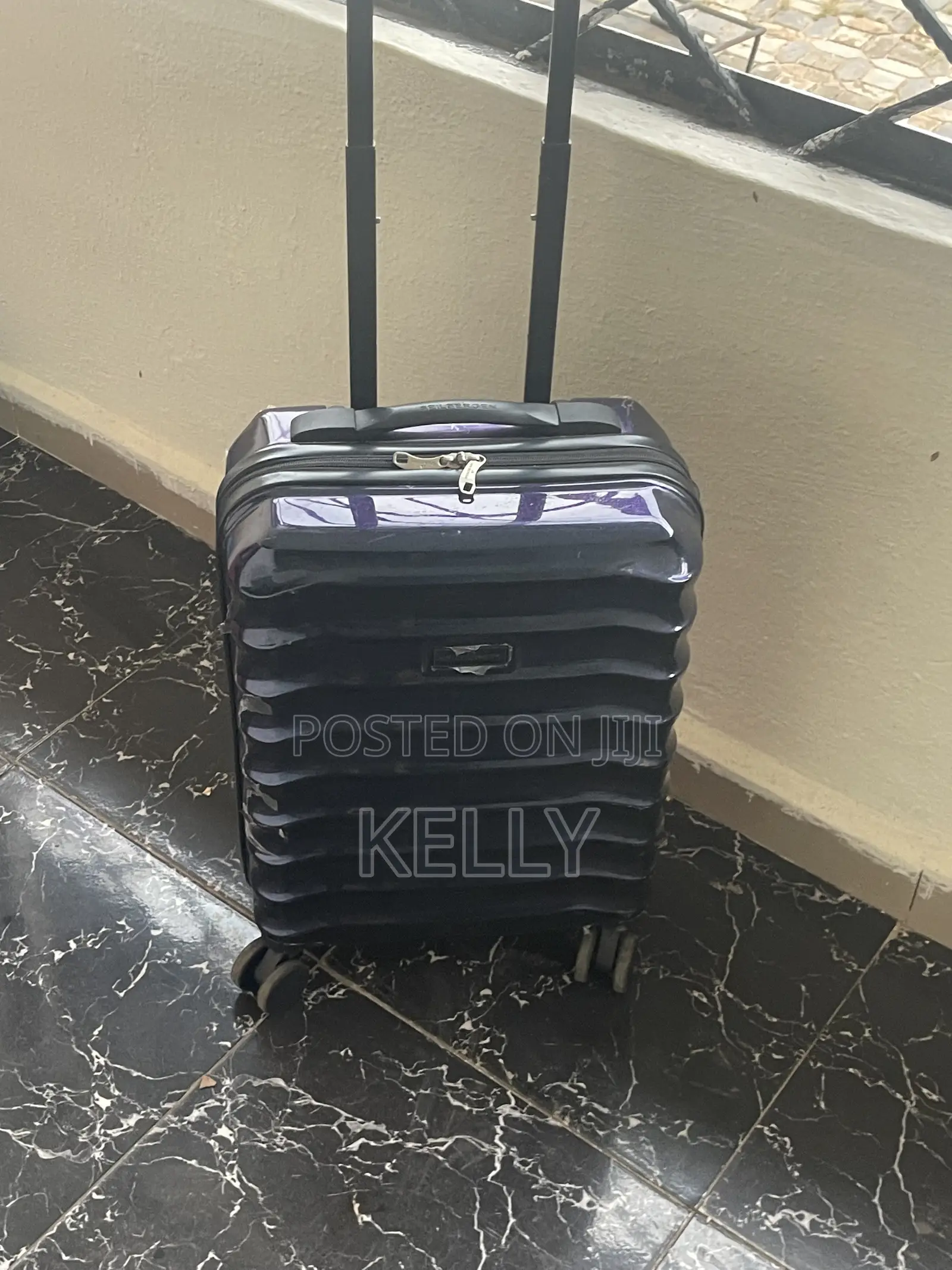 Neat Mini Cabin Luggage Box - 4 Wheels Spinner Hand Luggage
