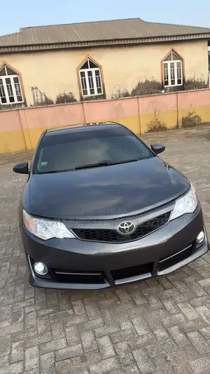 Toyota Camry L 4dr Sedan (2.5L 4cyl 6A) 2014 Gray