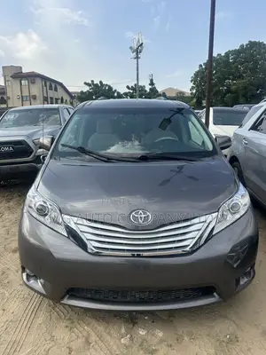Toyota Sienna LE FWD 8-Passenger 2013 Gray