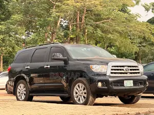 Toyota Sequoia Limited 4dr SUV 4WD (5.7L 8cyl 6A) 2010 Black