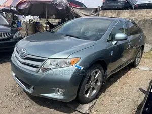 Toyota Venza AWD 2010 Gray