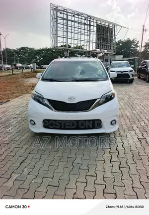 Toyota Sienna Limited 7 Passenger 2012 White