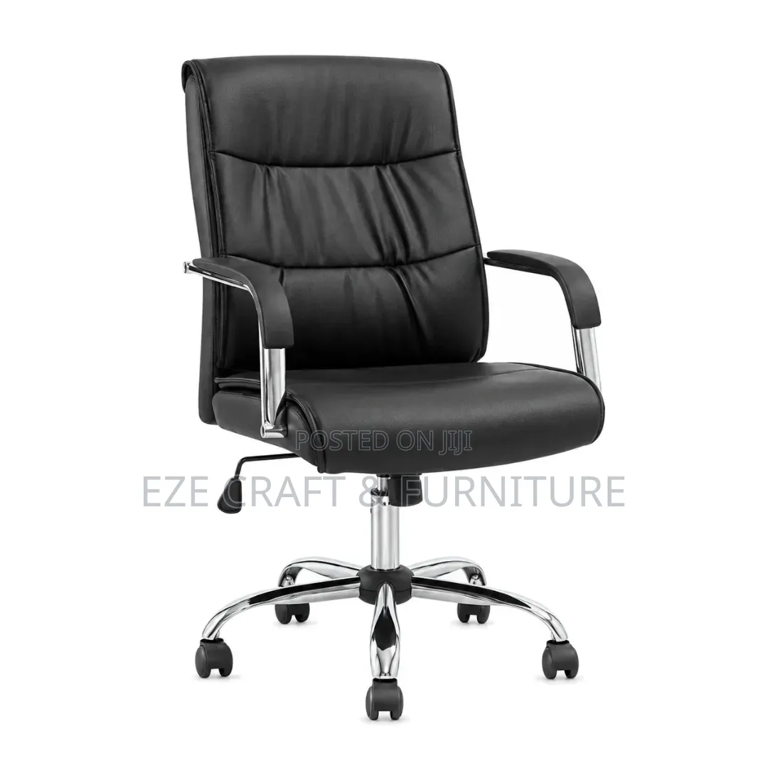 Emel Cushion Manager Chair