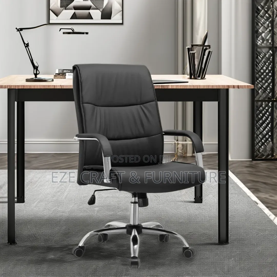Emel Cushion Manager Chair