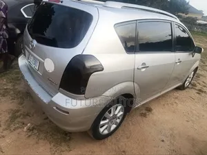 Toyota Verso 2009 Silver