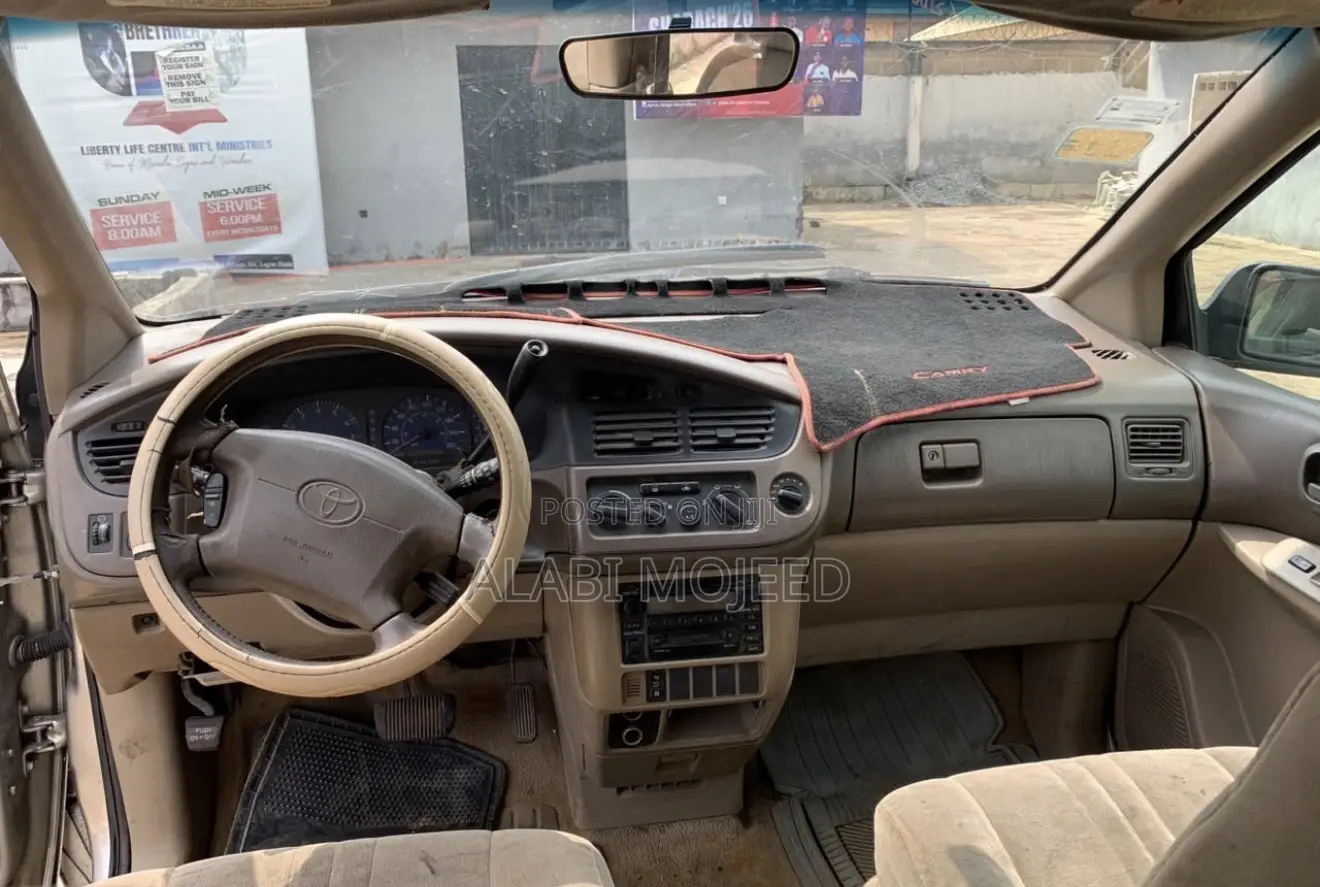 Toyota Sienna CE 2002 Gold