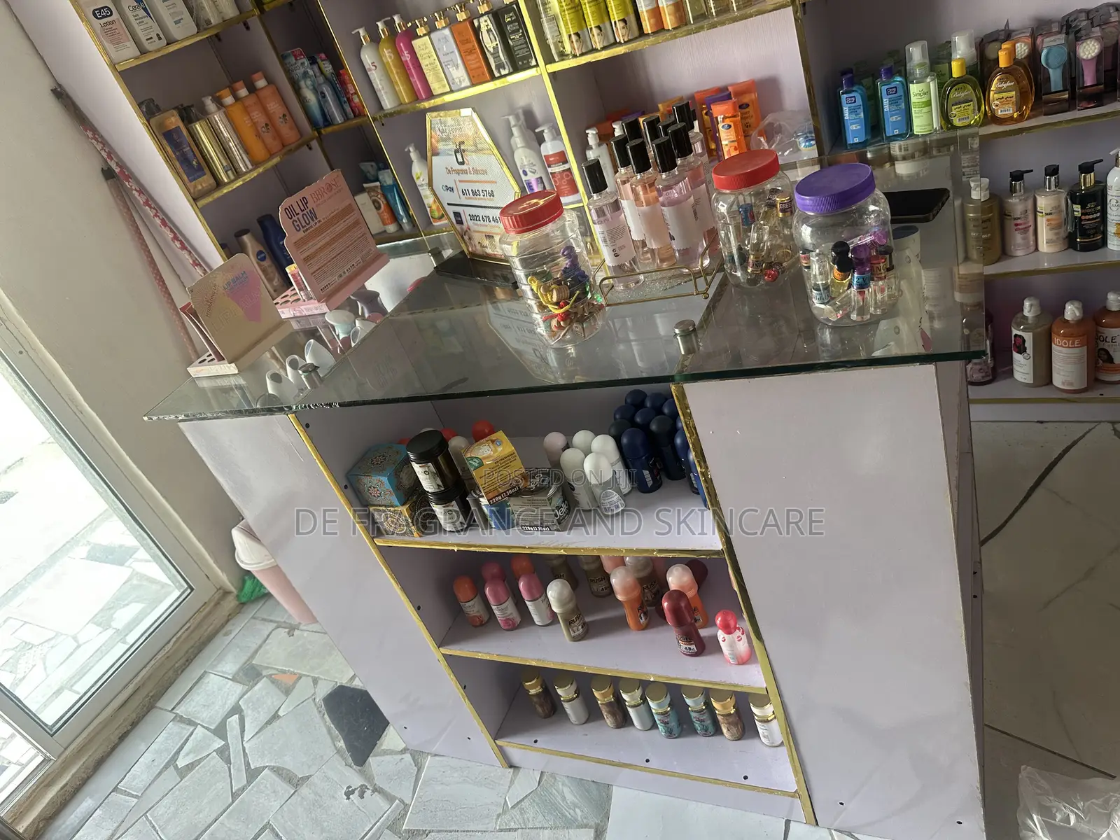 Built-in Display Shelf