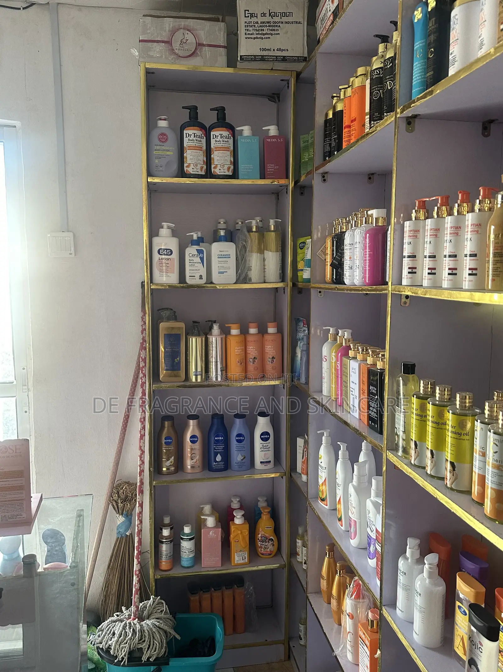 Built-in Display Shelf