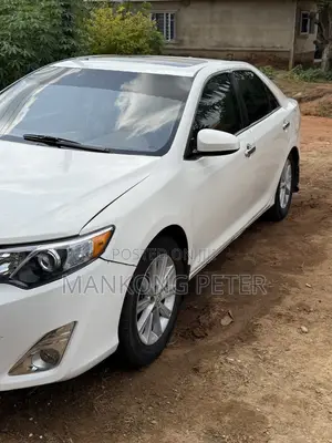 Toyota Camry XLE 4dr Sedan (2.5L 4cyl 6A) 2013 White